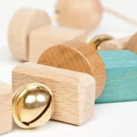 GRAPAT Spielkette aus Holz mit Glöckchen